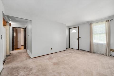 395 Grandview Ave, Woonsocket, RI 02895 photo 7