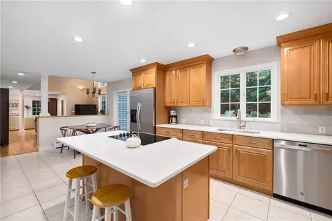 37 Azalea Ave, Exeter, RI 02822 photo 6