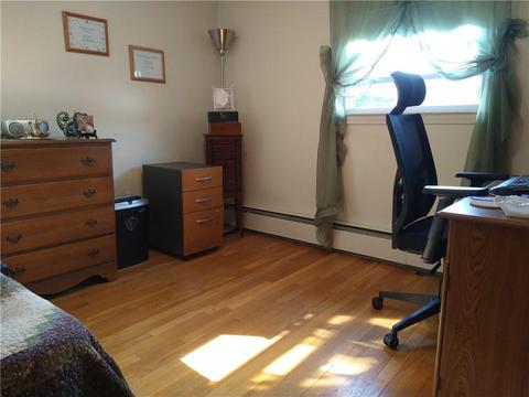 35 Caverly St, Warwick, RI 02886 photo 9