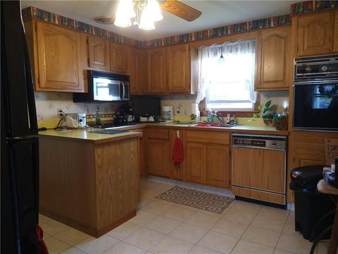 35 Caverly St, Warwick, RI 02886 photo 6