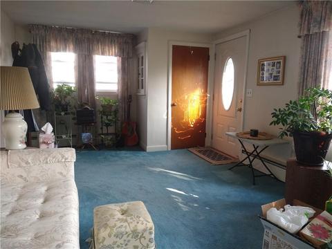 35 Caverly St, Warwick, RI 02886 photo 8