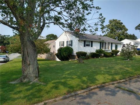 35 Caverly St, Warwick, RI 02886 photo 3