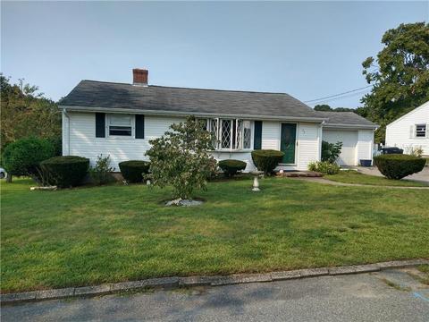35 Caverly St, Warwick, RI 02886 photo 2