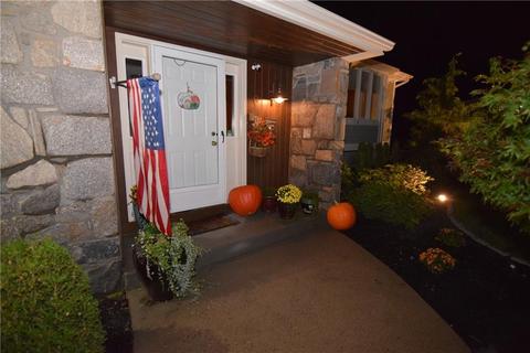 9 Horne Dr, Westerly, RI 02891 photo 2