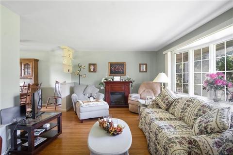 144 Douglas Rd, Warwick, RI 02886 photo 3