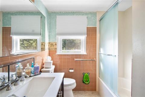 144 Douglas Rd, Warwick, RI 02886 photo 10