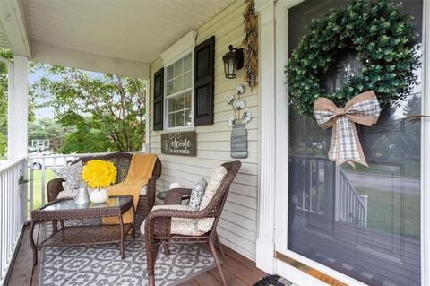34 Ashbrook Dr, Cranston, RI 02921 photo 4