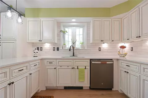 3925 Flat River Rd, Coventry, RI 02816 photo 13