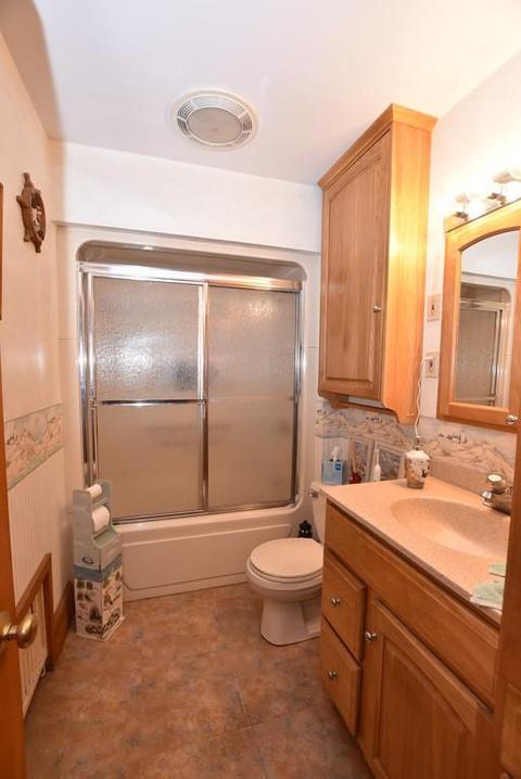 89 Merrill Ct, Woonsocket, RI 02895 photo 9