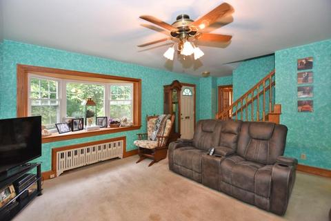 89 Merrill Ct, Woonsocket, RI 02895 photo 2