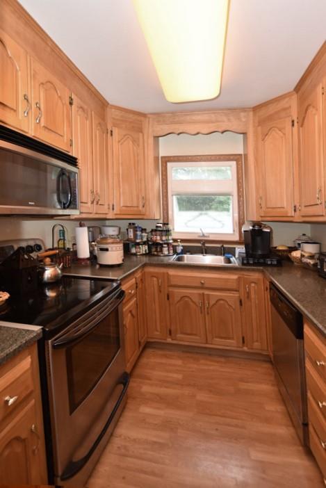 89 Merrill Ct, Woonsocket, RI 02895 photo 7
