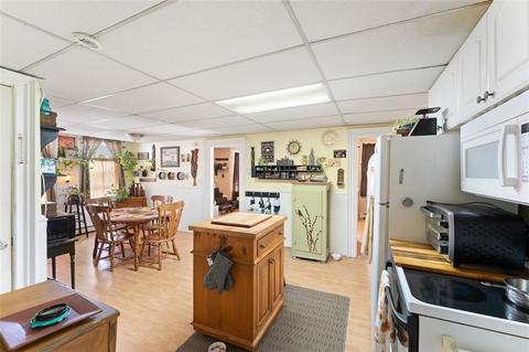 172 Mowry St, Woonsocket, RI 02895 photo 9