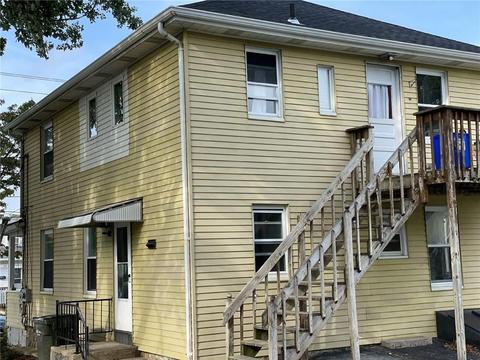 61 Oak St, Westerly, RI 02891 photo 2