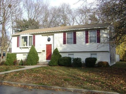 100 Moore St, Warwick, RI 02889 photo 1