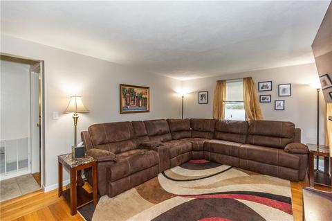 65 Saxony Dr, Warwick, RI 02886 photo 5