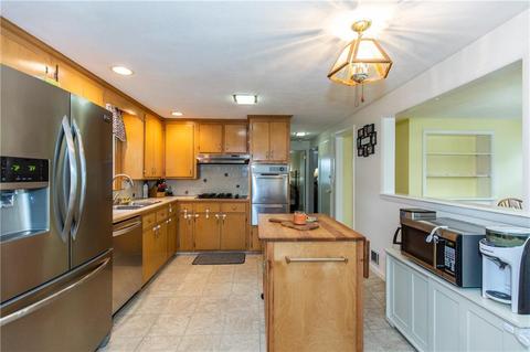 65 Saxony Dr, Warwick, RI 02886 photo 12