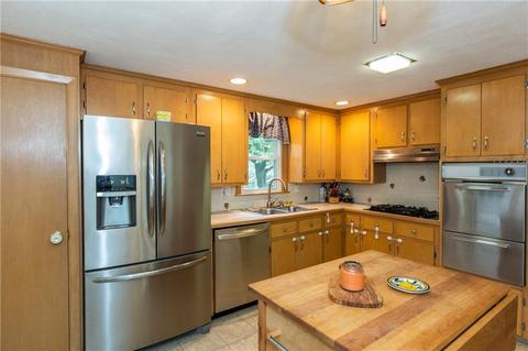 65 Saxony Dr, Warwick, RI 02886 photo 11