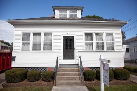 87 Maple Ave, Barrington, RI 02806 photo 1