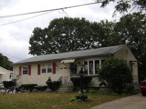 14 Lemac St, Warwick, RI 02889 photo 1