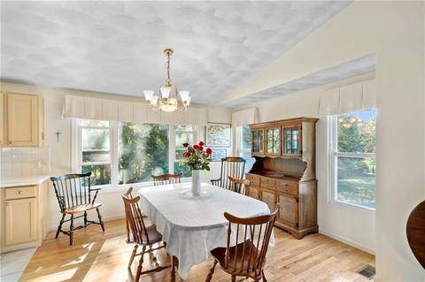 60 Lillian Ct, Warwick, RI 02886 photo 8