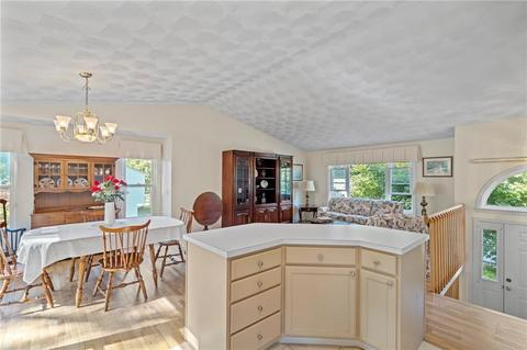 60 Lillian Ct, Warwick, RI 02886 photo 5