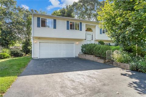 60 Lillian Ct, Warwick, RI 02886 photo 3