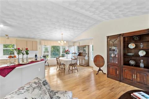 60 Lillian Ct, Warwick, RI 02886 photo 11