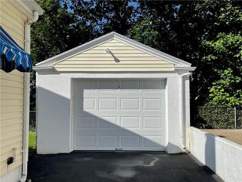33 Le Brun Ave, Woonsocket, RI 02895 photo 3