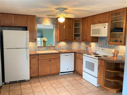 23 Macarthur Dr, Warwick, RI 02889 photo 7