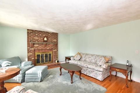 159 Falcon Ave, Warwick, RI 02888 photo 2