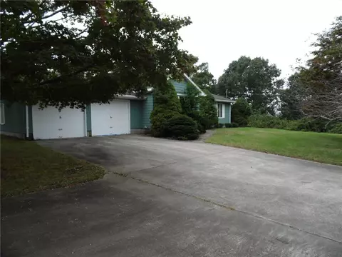 26 Valley Dr, Westerly, RI 02891 photo 1