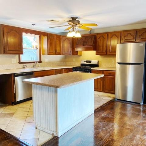 35 Custer St, Warwick, RI 02889 photo 5