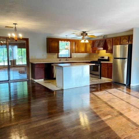 35 Custer St, Warwick, RI 02889 photo 2