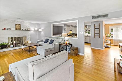 64 Winthrop Rd, Warwick, RI 02888 photo 4