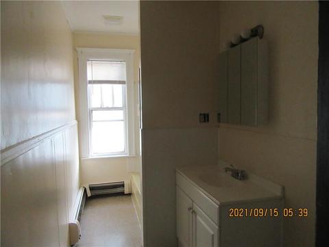156 Bennett St, Woonsocket, RI 02895 photo 27