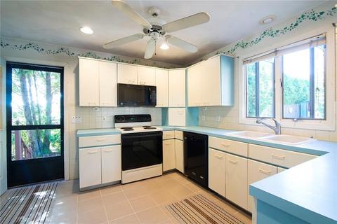 9 Harrison Ave, Westerly, RI 02891 photo 3