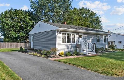 7 Deborah Ave, Coventry, RI 02816 photo 2