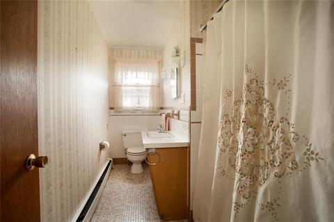 8 Champlin Ter, Middletown, RI 02842 photo 26