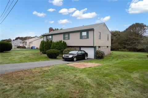 8 Champlin Ter, Middletown, RI 02842 photo 3