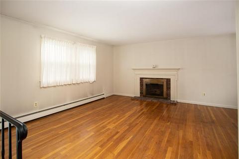 8 Champlin Ter, Middletown, RI 02842 photo 12