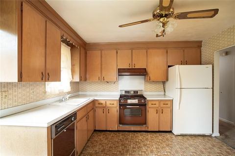 8 Champlin Ter, Middletown, RI 02842 photo 19