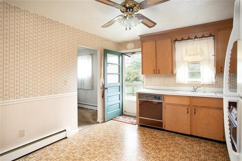 8 Champlin Ter, Middletown, RI 02842 photo 16