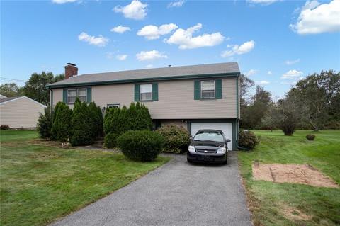 8 Champlin Ter, Middletown, RI 02842 photo 2