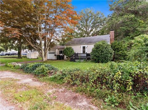 16 Dixie Rd, Coventry, RI 02816 photo 2