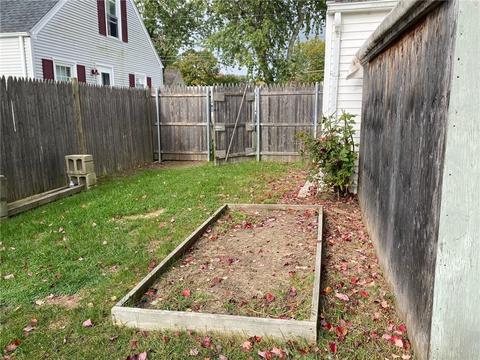 100 Uphill Ave, Warwick, RI 02886 photo 5