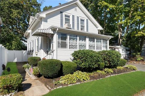 61 Cottage St, Warwick, RI 02886 photo 2