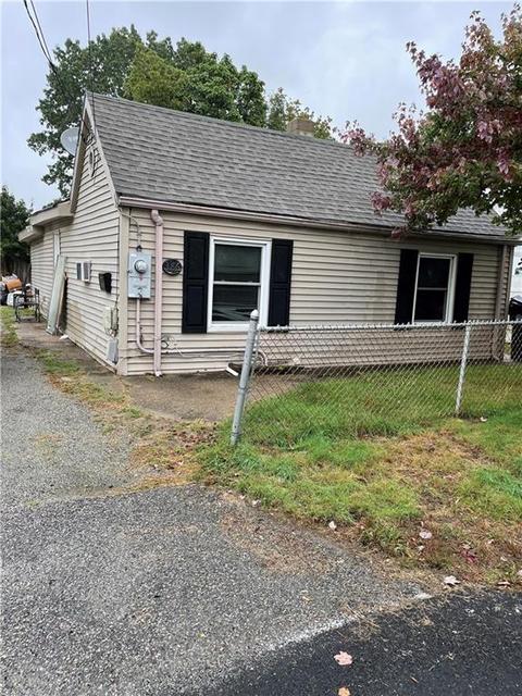 386 Maple St, Warwick, RI 02888 photo 1