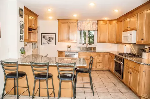 567 S Main St, Woonsocket, RI 02895 photo 9