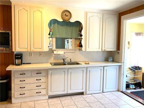 243 Carnation St, Woonsocket, RI 02895 photo 3