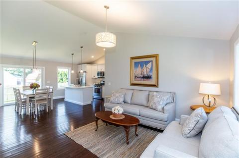 21 Arlee St, Warwick, RI 02889 photo 3